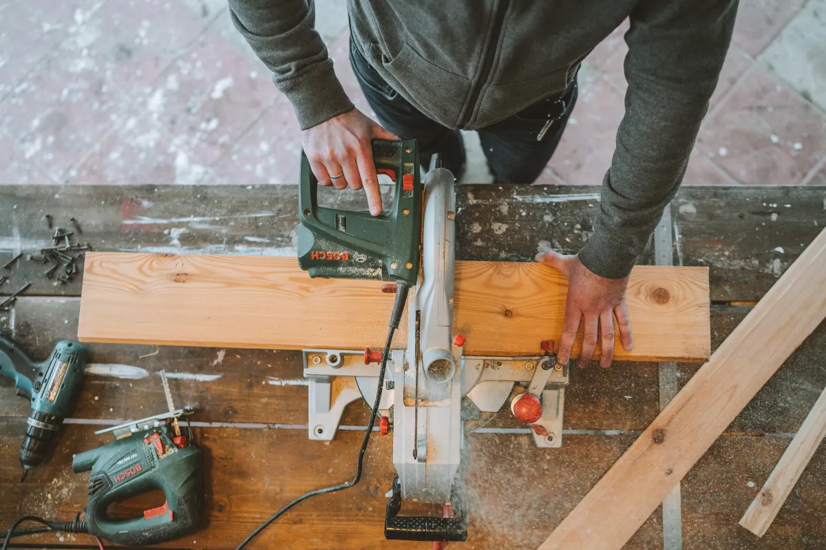 comment-couper-de-la-laine-de-bois