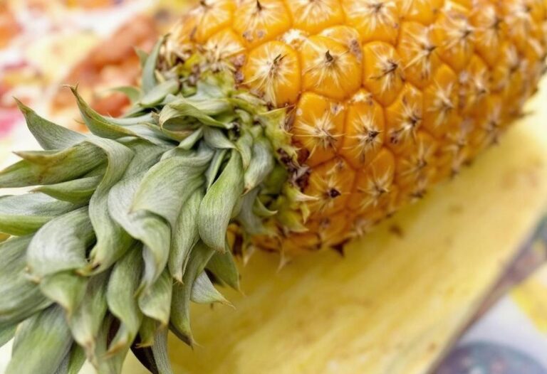 Comment savoir si un ananas est mûr : signes à repérer